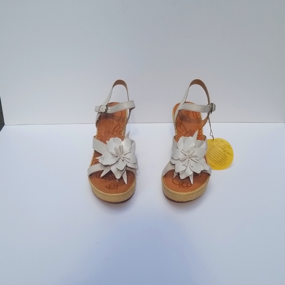 Born Miss natural wedges
